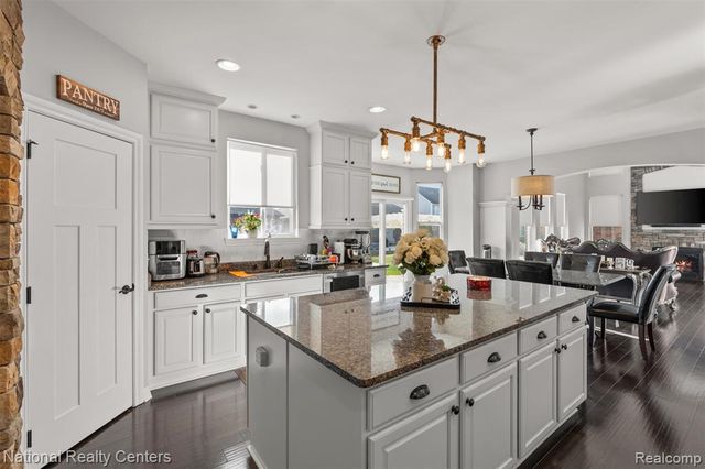 17632 Goldeneye Drive, Clinton Township, MI 48038