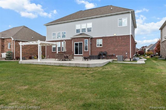 17632 Goldeneye Drive, Clinton Township, MI 48038