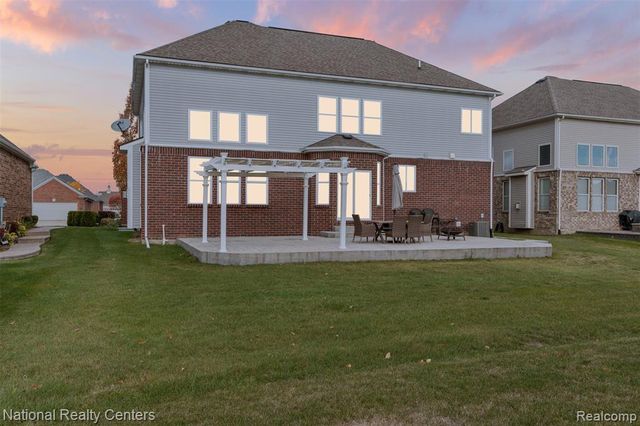17632 Goldeneye Drive, Clinton Township, MI 48038