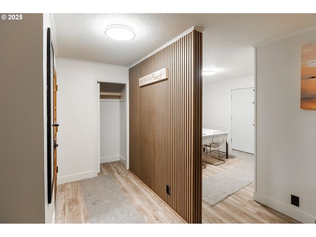 815 N KING St, Seaside, OR 97138