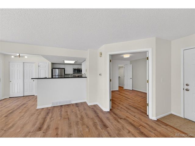 882 S Reed Ct E, Lakewood, CO 80226