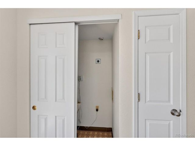 882 S Reed Ct E, Lakewood, CO 80226