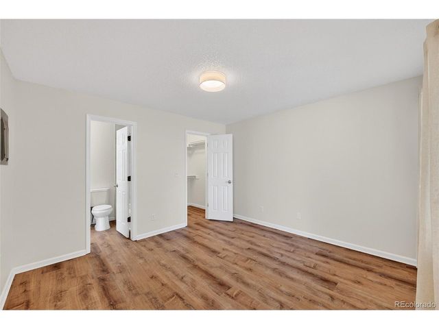 882 S Reed Ct E, Lakewood, CO 80226