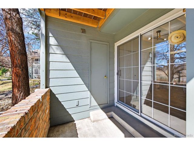 882 S Reed Ct E, Lakewood, CO 80226