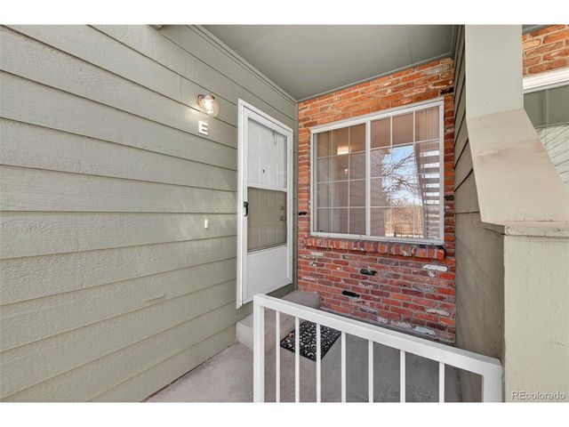 882 S Reed Ct E, Lakewood, CO 80226