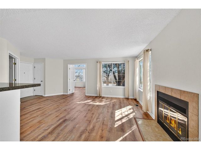 882 S Reed Ct E, Lakewood, CO 80226