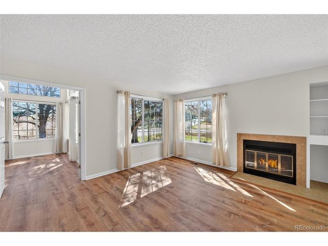 882 S Reed Ct E, Lakewood, CO 80226