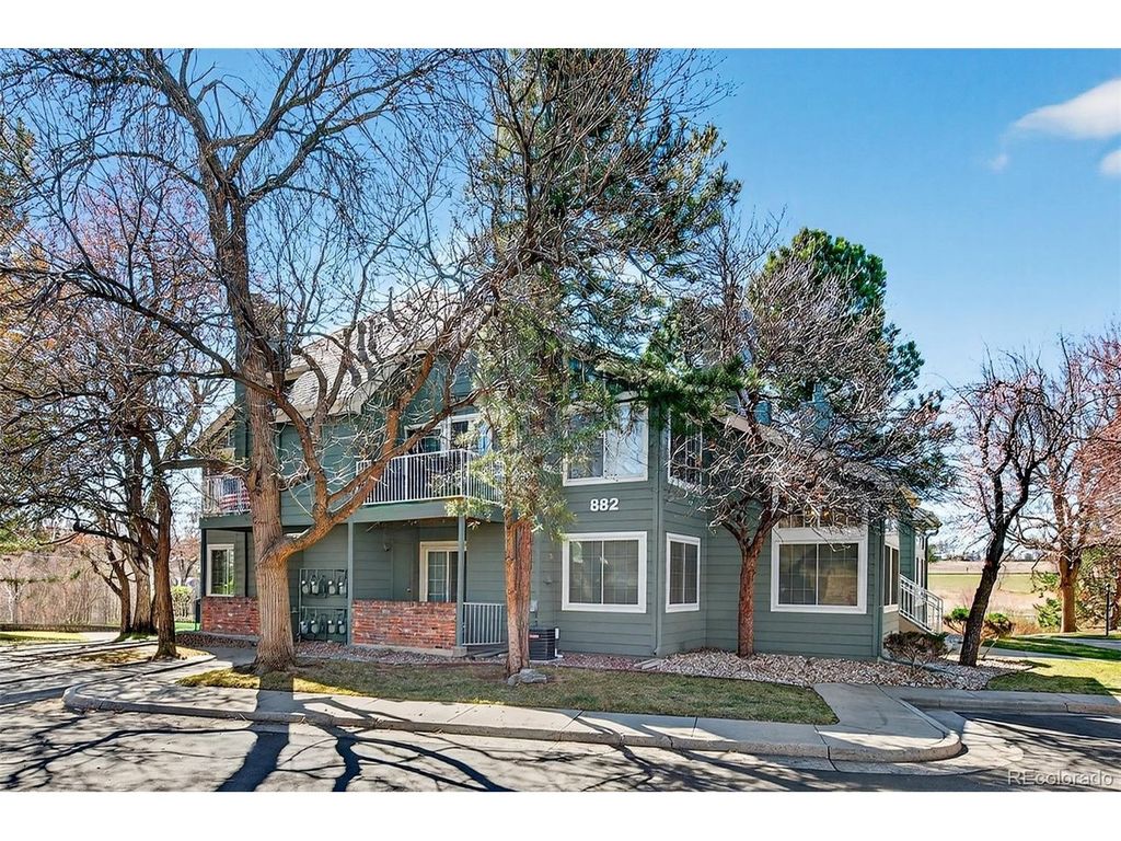 882 S Reed Ct E, Lakewood, CO 80226