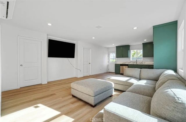 14320 Osborne, Panorama City, CA 91402