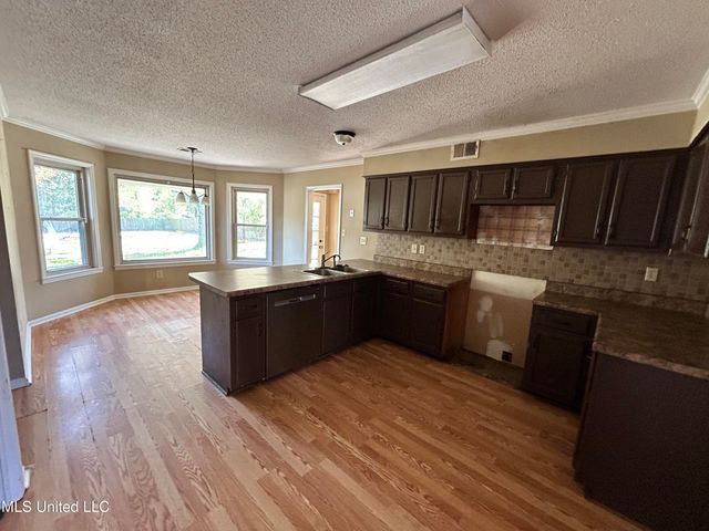 7264 Flower Creek Drive, Southaven, MS 38671