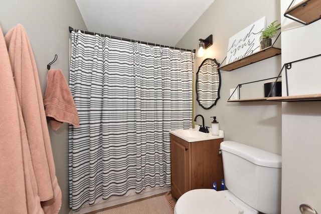 1605 Murray AVENUE, Waukesha, WI 53186