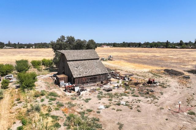5721 E Riverdale Avenue, Laton, CA 93242