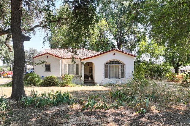 5721 E Riverdale Avenue, Laton, CA 93242
