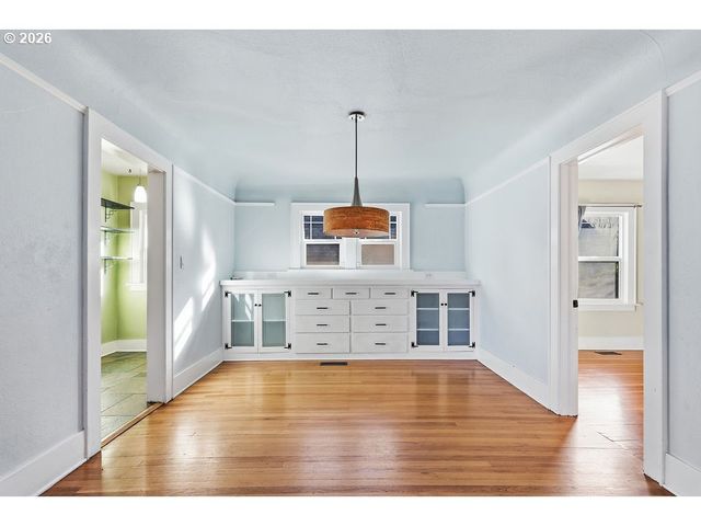 996 W 8TH Ave, Eugene, OR 97402