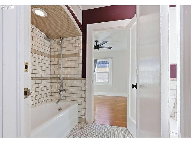 996 W 8TH Ave, Eugene, OR 97402