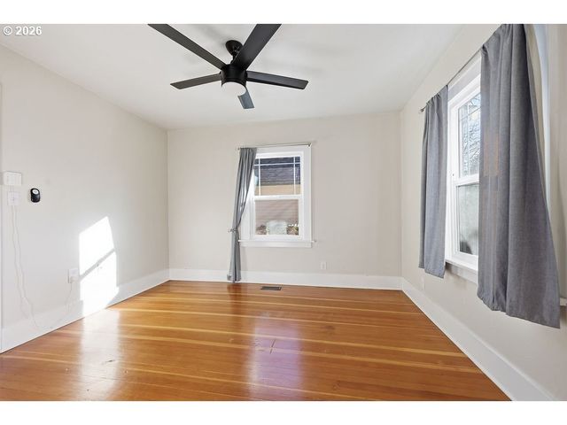 996 W 8TH Ave, Eugene, OR 97402