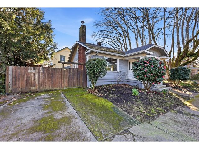 996 W 8TH Ave, Eugene, OR 97402