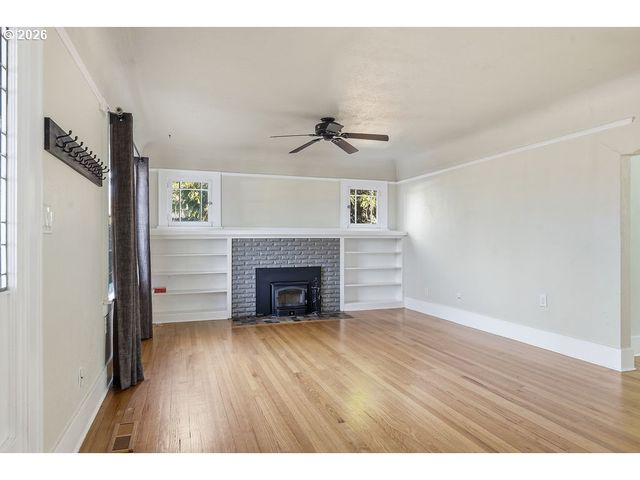 996 W 8TH Ave, Eugene, OR 97402