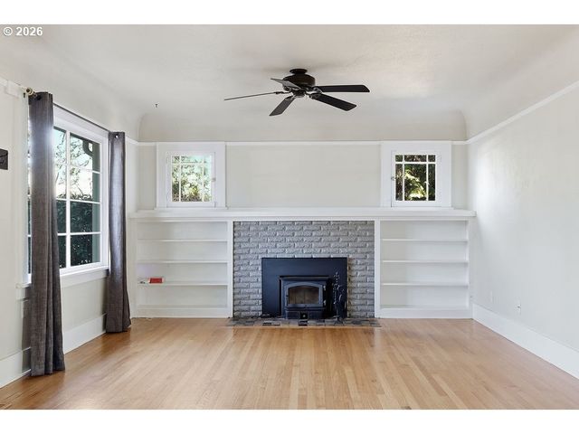 996 W 8TH Ave, Eugene, OR 97402