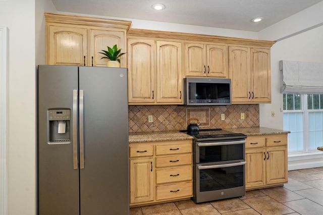 750 Rippling Creek Road, Nixa, MO 65714