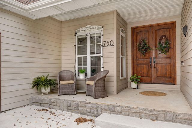 750 Rippling Creek Road, Nixa, MO 65714