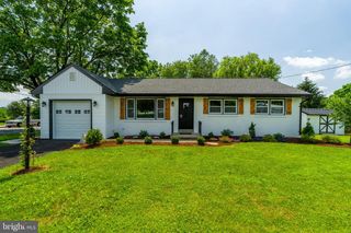 2303 OAK ST, Lebanon, PA 17042