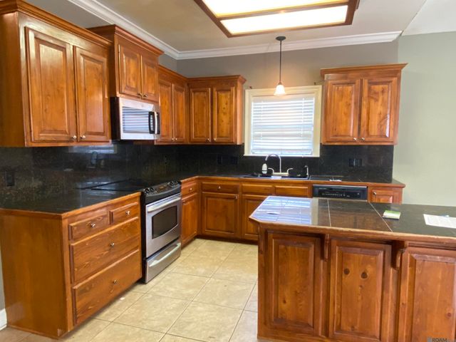 6129 Ridge Way Ave, Baton Rouge, LA 70817