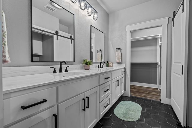 3812 FM 1995, Van, TX 75790