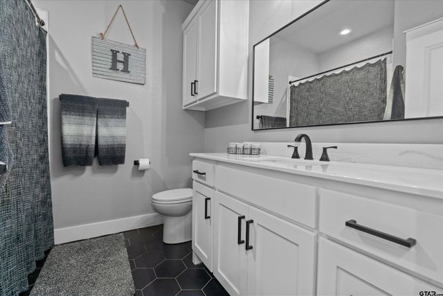 3812 FM 1995, Van, TX 75790