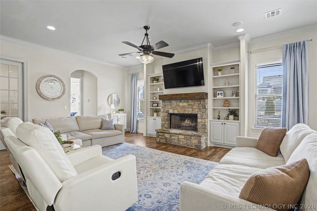 305 E Decatur Street, Broken Arrow, OK 74011