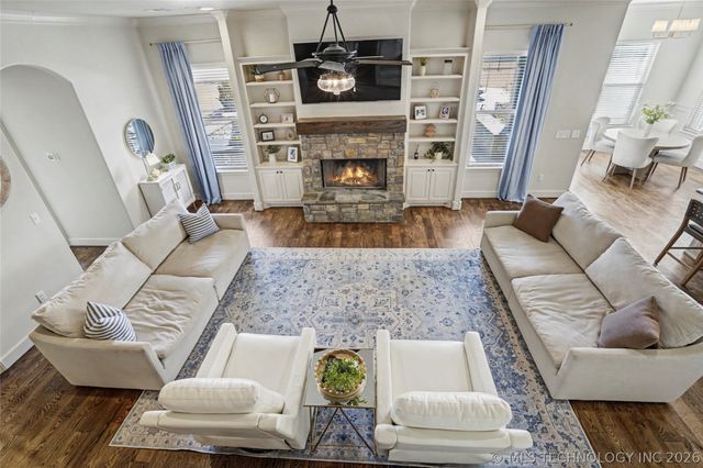 305 E Decatur Street, Broken Arrow, OK 74011