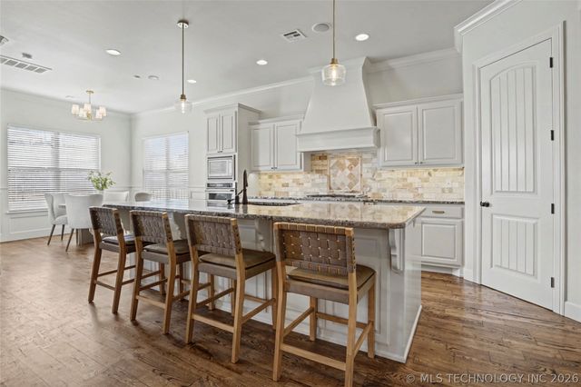 305 E Decatur Street, Broken Arrow, OK 74011