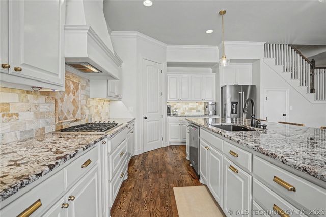 305 E Decatur Street, Broken Arrow, OK 74011