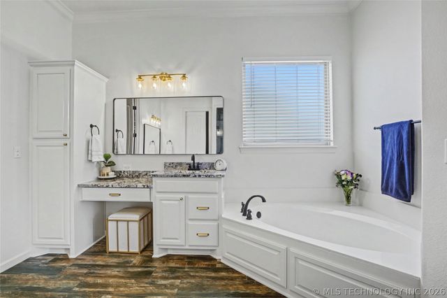 305 E Decatur Street, Broken Arrow, OK 74011