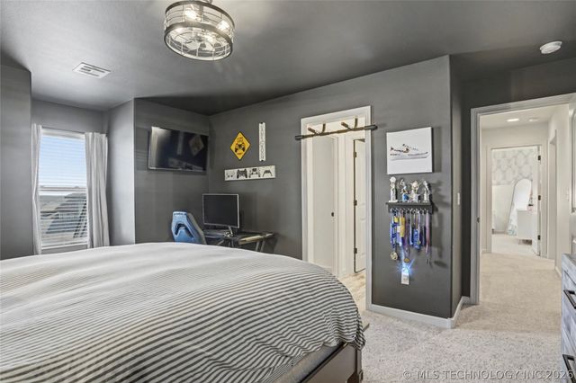 305 E Decatur Street, Broken Arrow, OK 74011