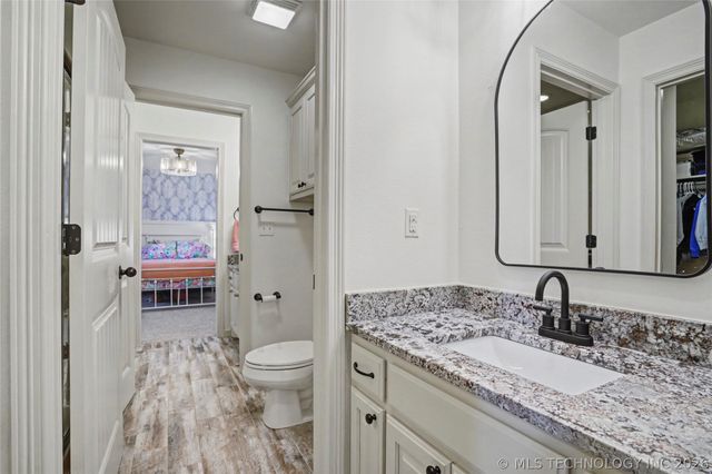 305 E Decatur Street, Broken Arrow, OK 74011