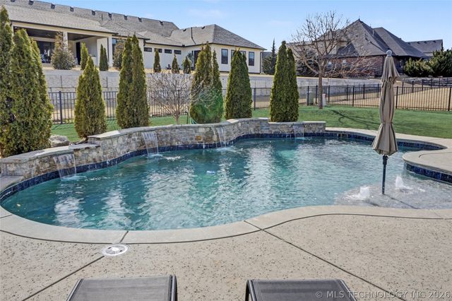 305 E Decatur Street, Broken Arrow, OK 74011