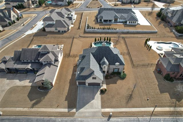 305 E Decatur Street, Broken Arrow, OK 74011