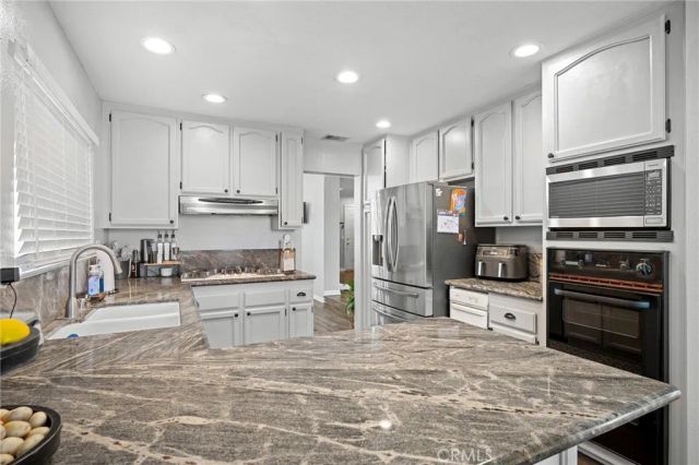 18541 Olympian Court, Canyon Country, CA 91351