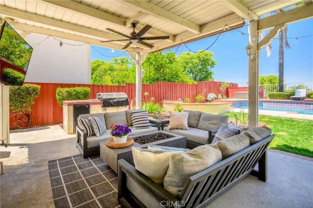 18541 Olympian Court, Canyon Country, CA 91351