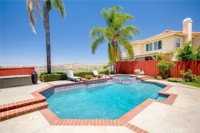 18541 Olympian Court, Canyon Country, CA 91351