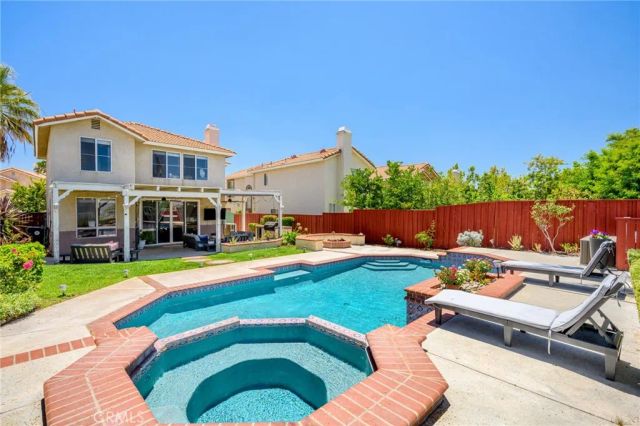 18541 Olympian Court, Canyon Country, CA 91351