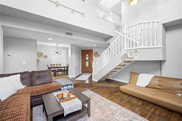18541 Olympian Court, Canyon Country, CA 91351
