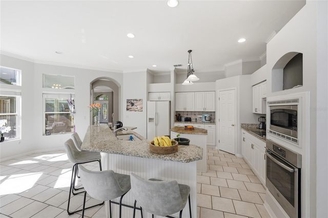 9605 SW 33RD LANE, Gainesville, FL 32608