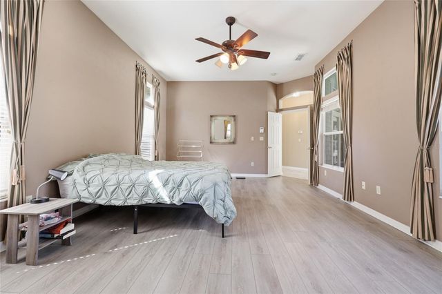 9605 SW 33RD LANE, Gainesville, FL 32608