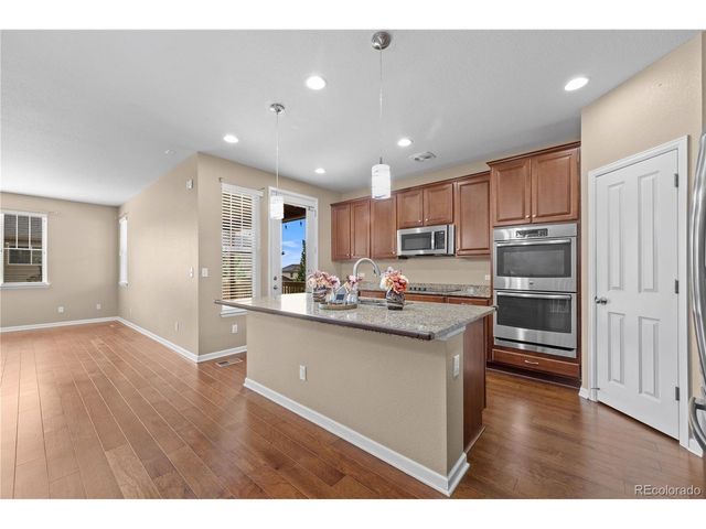 4961 S Versailles Cir, Aurora, CO 80015