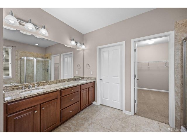 4961 S Versailles Cir, Aurora, CO 80015