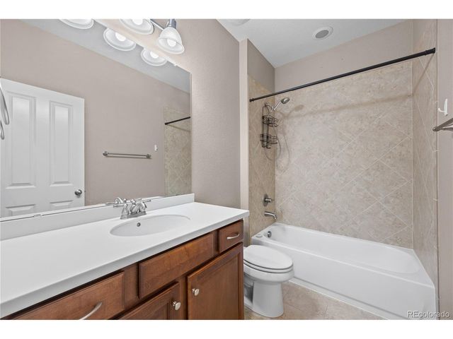 4961 S Versailles Cir, Aurora, CO 80015