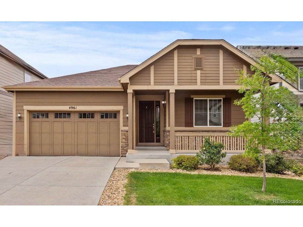 4961 S Versailles Cir, Aurora, CO 80015