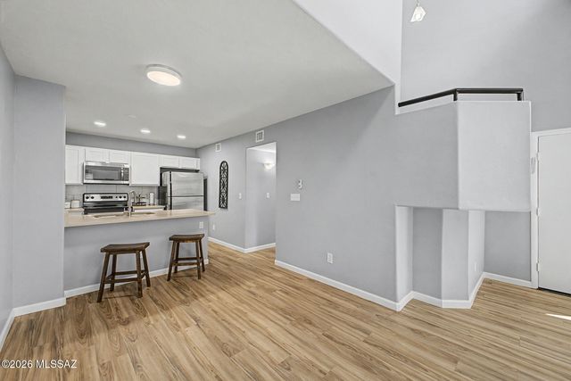 5675 N Camino Esplendora Apt 7141, Tucson, AZ 85718